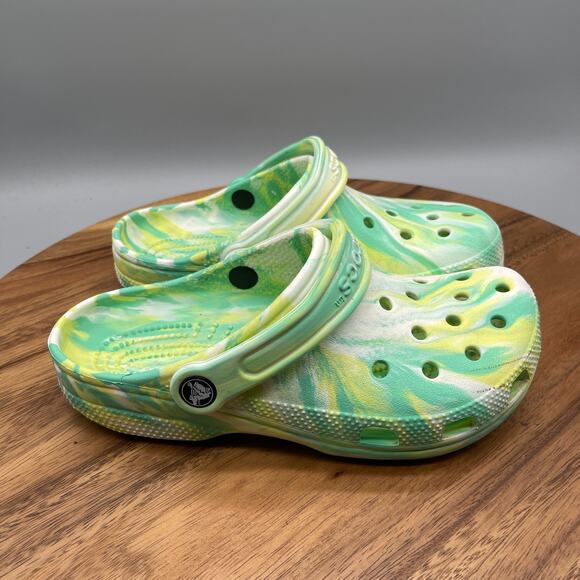 Crocs Classic Clogs Womens Size 6 Green Marbled Casual Slip On Shoes - Picture 1 of 8
